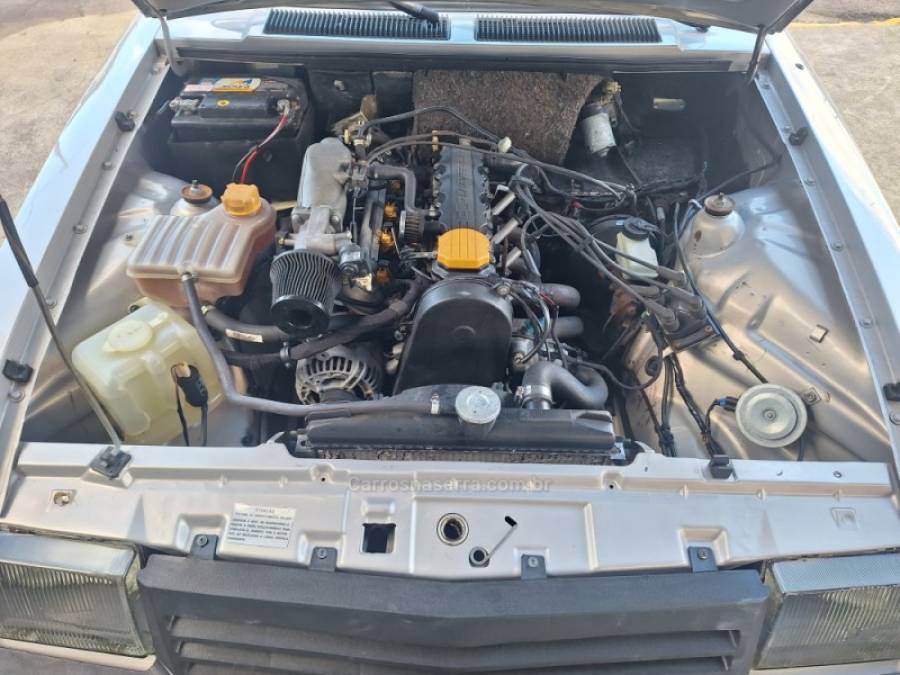 CHEVROLET - CHEVETTE - 1993/1993 - Prata - R$ 35.000,00