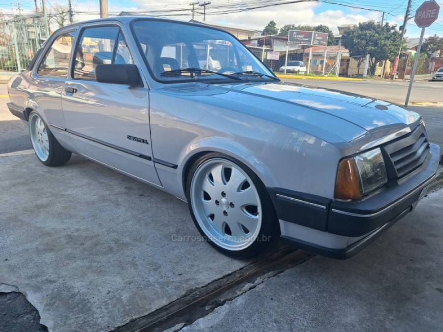 CHEVROLET - CHEVETTE - 1993/1993 - Prata - R$ 35.000,00
