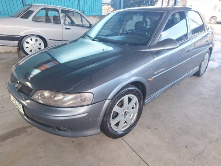 CHEVROLET - VECTRA - 2001/2001 - Cinza - R$ 24.900,00