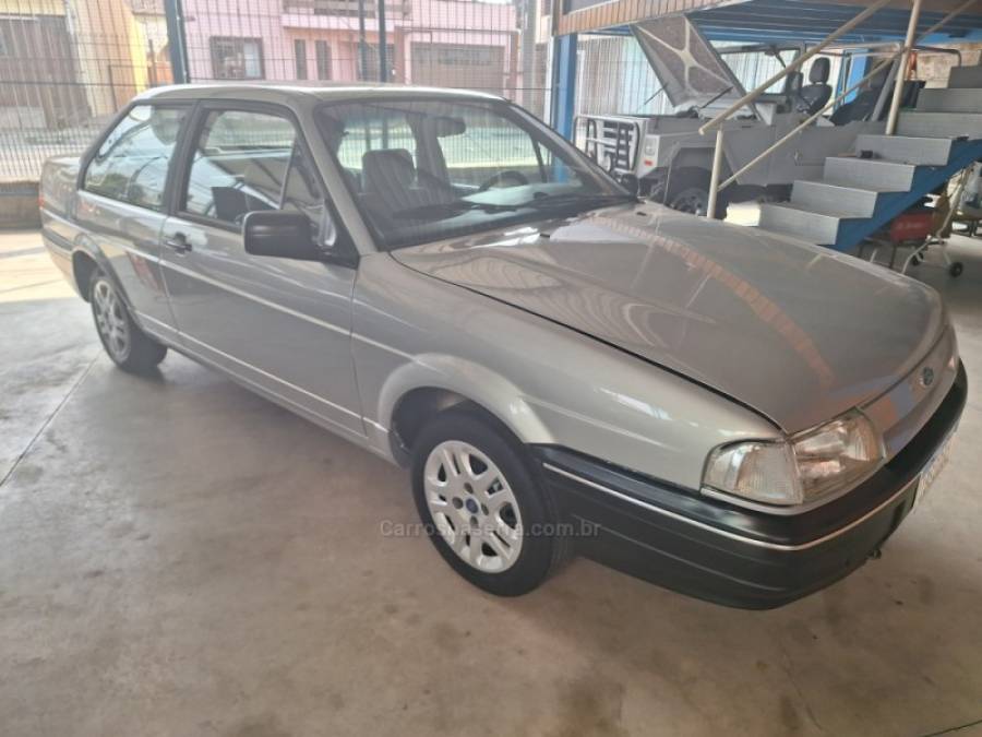 FORD - VERSAILLES - 1992/1992 - Prata - R$ 19.900,00