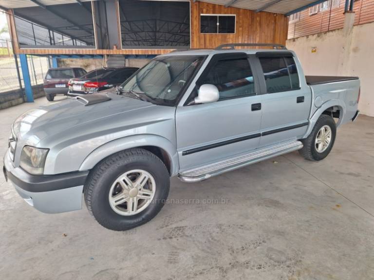 CHEVROLET - S10 - 2006/2007 - Prata - R$ 66.000,00