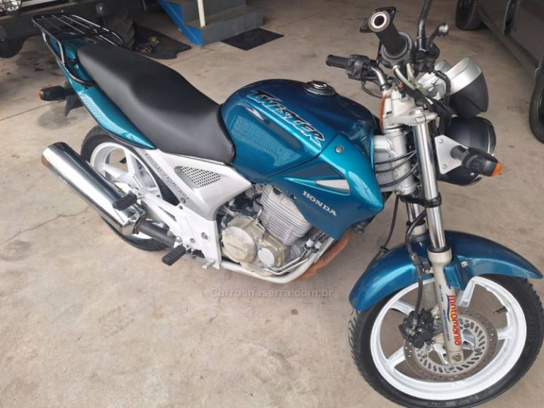 HONDA - CB TWISTER - 2003/2003 - Verde - R$ 8.900,00