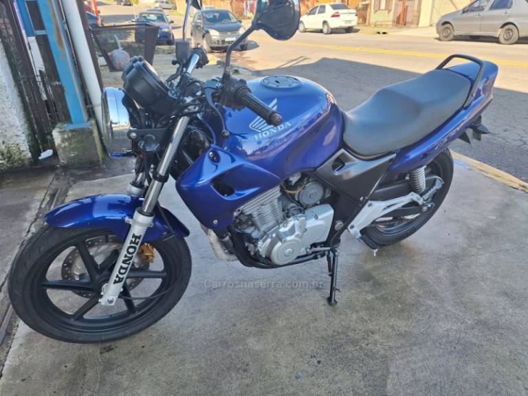 HONDA - CB 500 - 2002/2002 - Azul - R$ 20.000,00