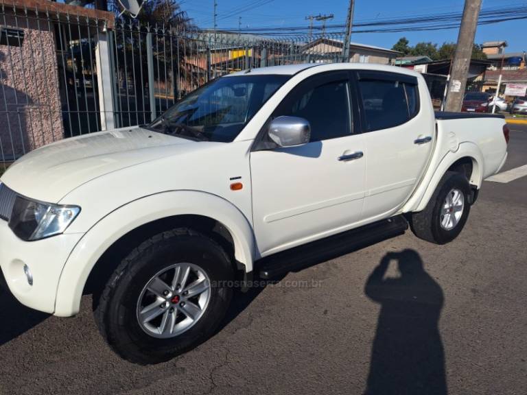 MITSUBISHI - L200 TRITON - 2010/2010 - Branca - R$ 89.900,00