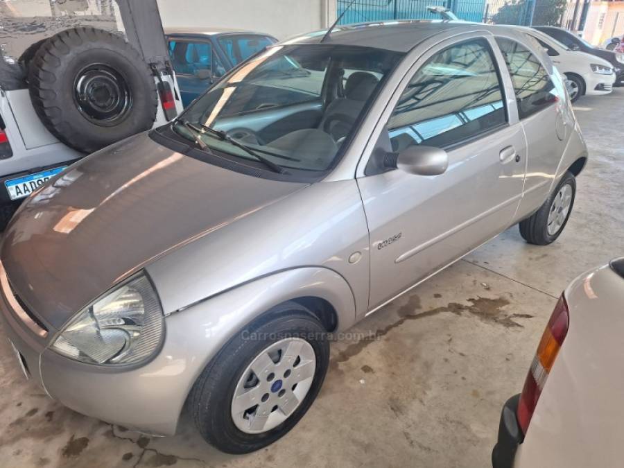 FORD - KA - 2001/2001 - Dourada - R$ 16.900,00
