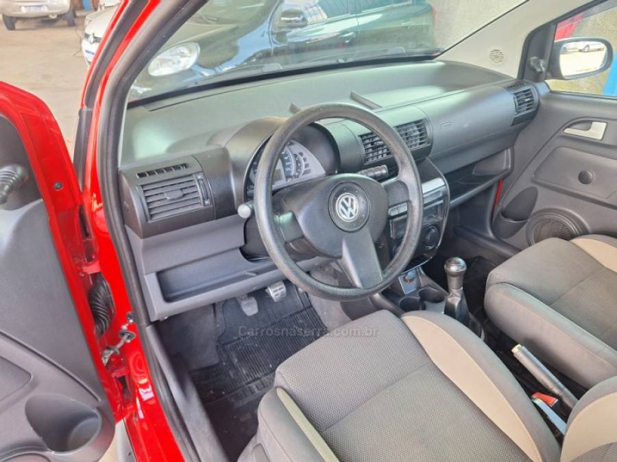 VOLKSWAGEN - CROSSFOX - 2006/2007 - Vermelha - R$ 31.900,00