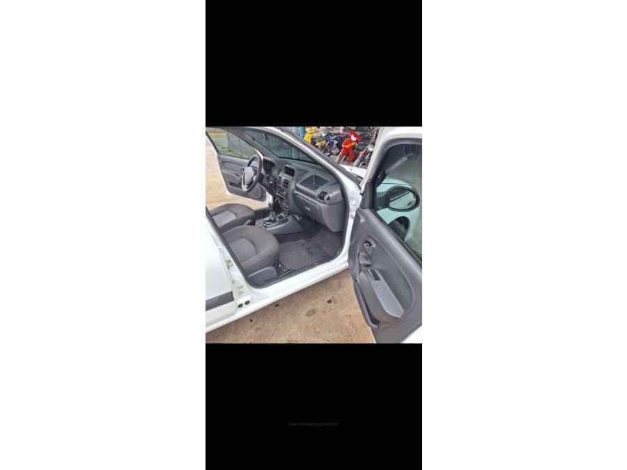 RENAULT - CLIO - 2013/2013 - Branca - R$ 26.000,00